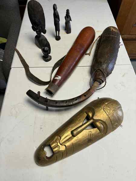 Lot Afrika mm. Skal hentes i Vordingborg