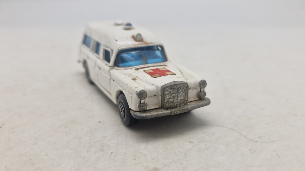 Original Dinky Toys Mercedes-Benz 