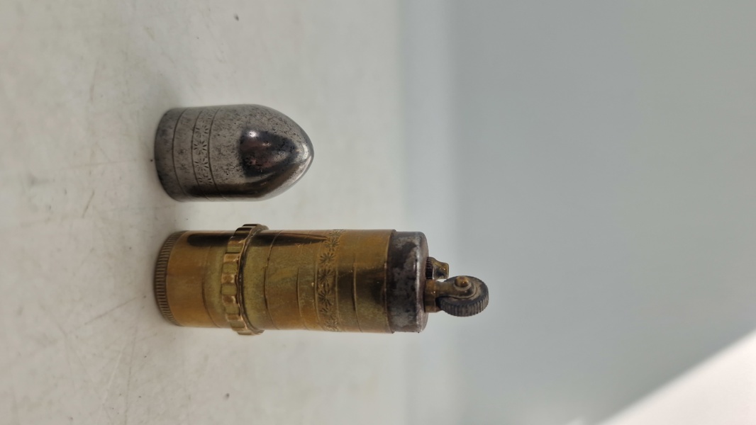 Trenchart lighter fra ww1 lavet som patron. Original