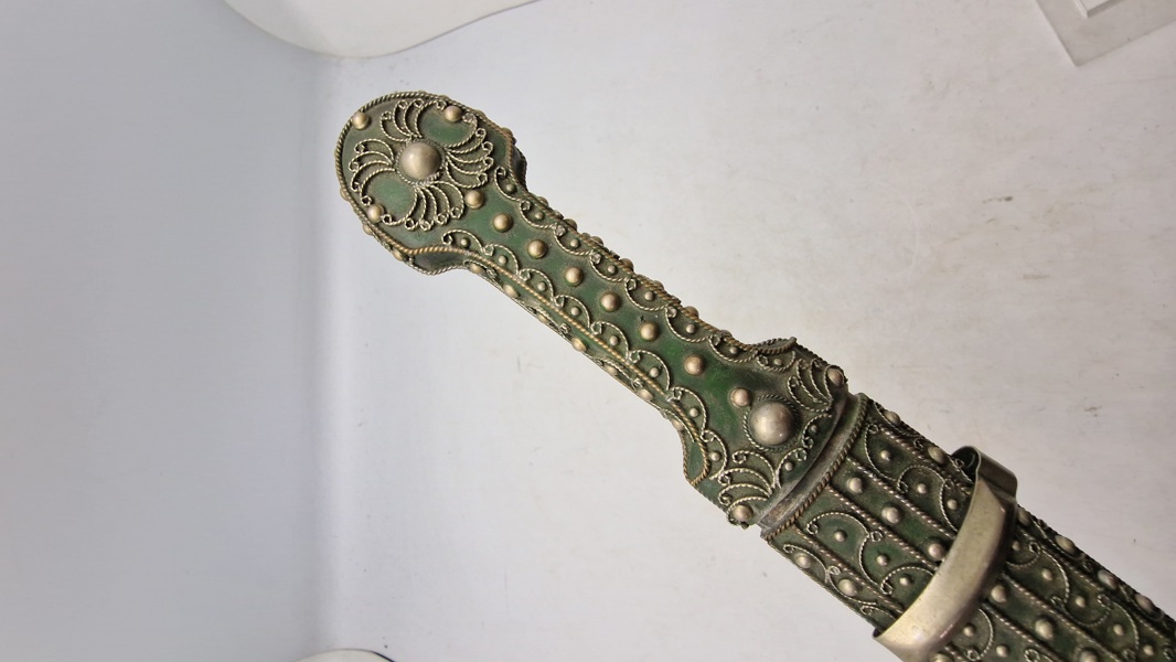 Kaukasisk daggert med skede