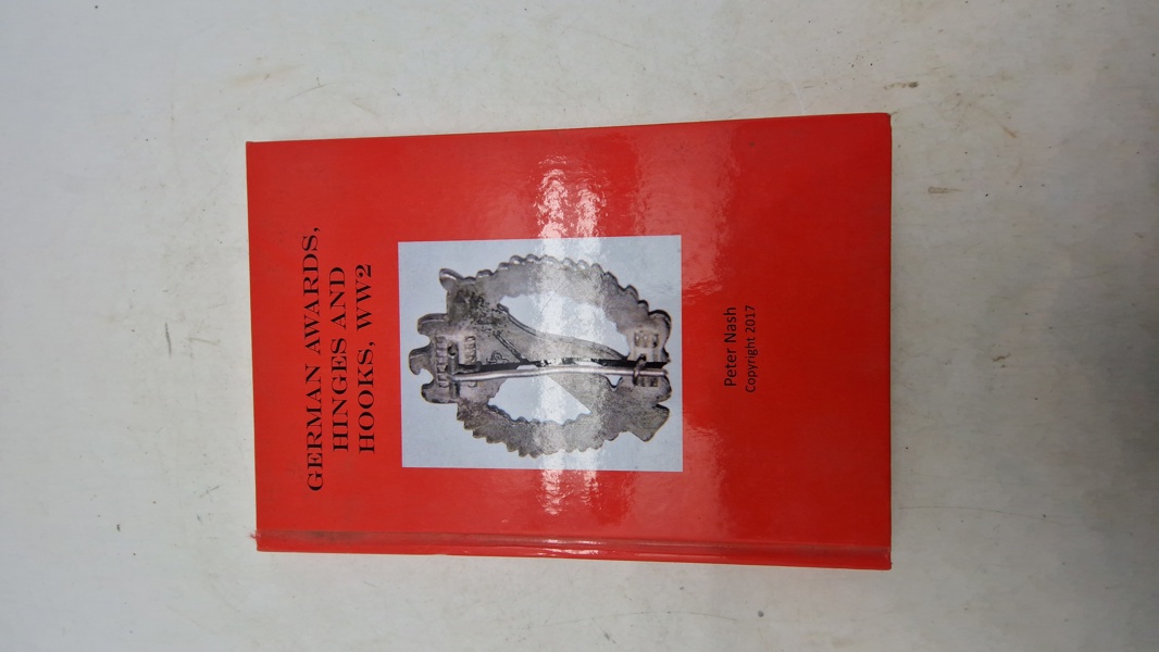 GERMAN AWARDS, HINGES AND HOOKS, WW2