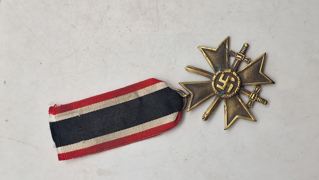 Kriegsverdienstkreuz 2. Klasse mit Schwertern. Original 