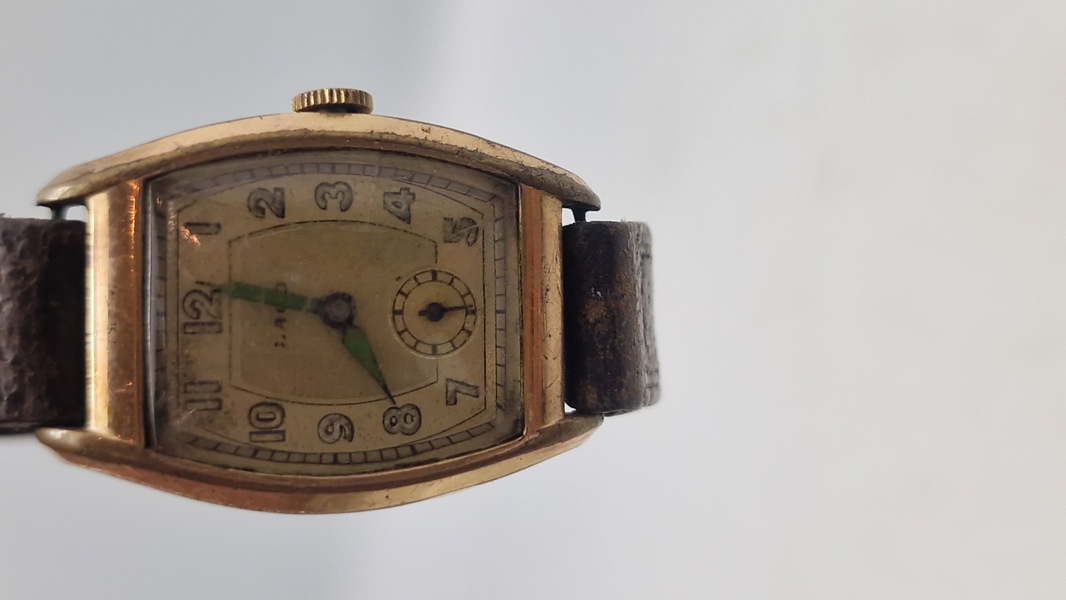 Tysk ur med optræk fra 1940’erne 