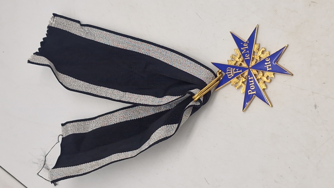 Pour le Mérite, Exhibition Example by Steinhauer & Lück 