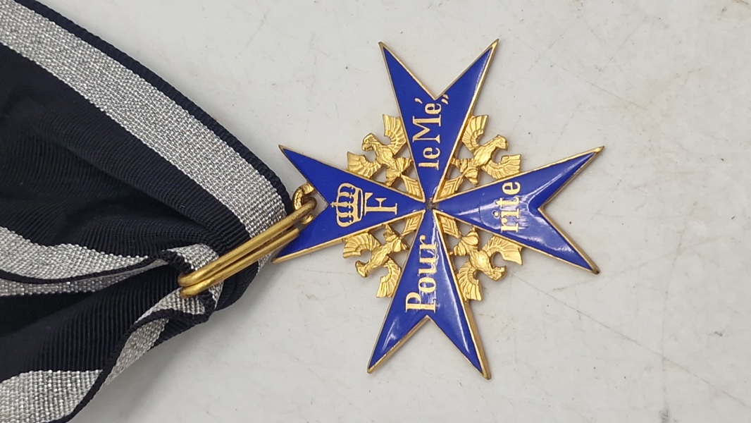 Pour le Mérite, Exhibition Example by Steinhauer & Lück