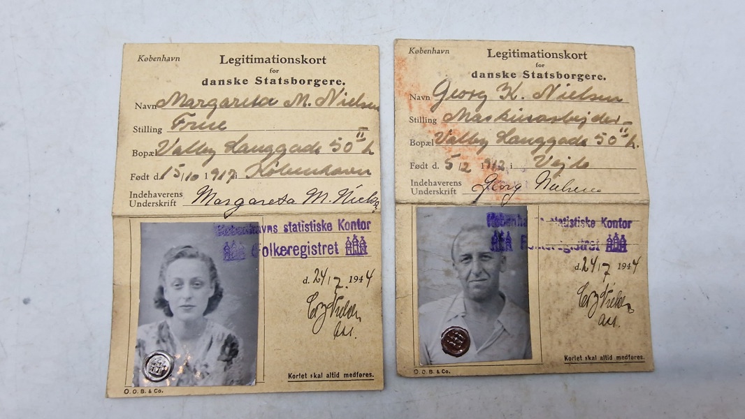 ww2 legitimationskort på mand og kone, originale 