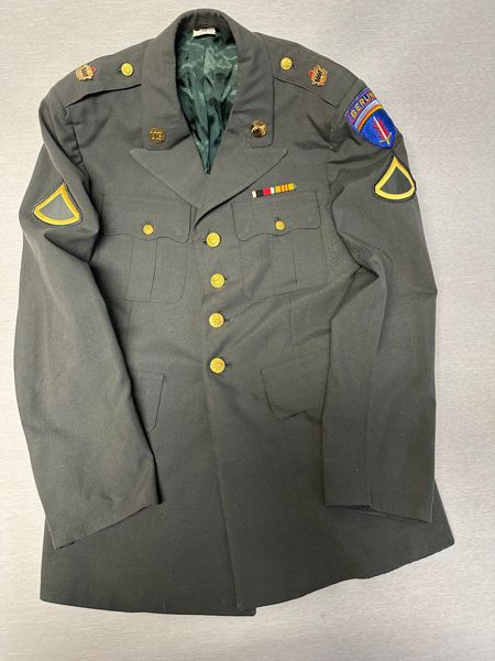 Original Amerikansk MP uniform fra Berliner brigaden, har også været i Vietnam 