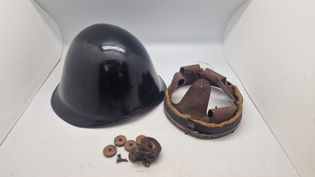 Samling hjelm dele mm. Originale