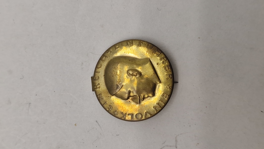 PROPAGANDA PIN "EIN VOLK, EIN REICH, EIN FÜHRER". Original
