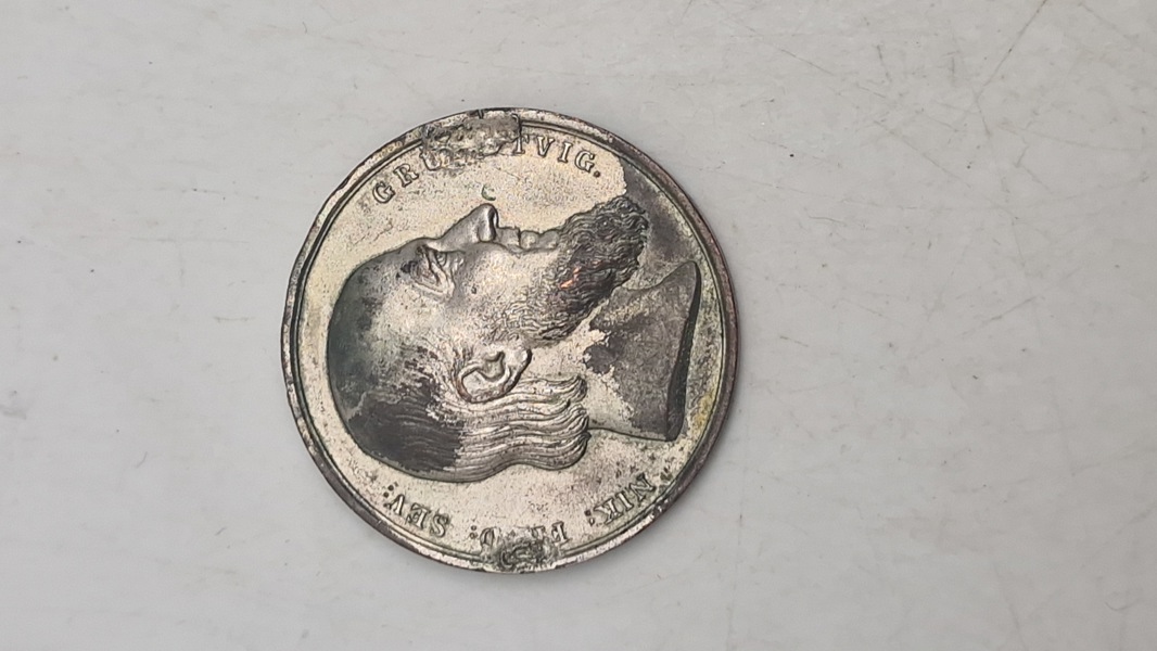 Medalje præget i 1861 for at markere 50-årsdagen for Niels Frederik Severin Grundtvig