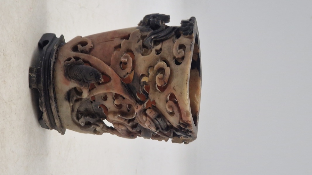 kinesisk børstekop lavet af fedtsten