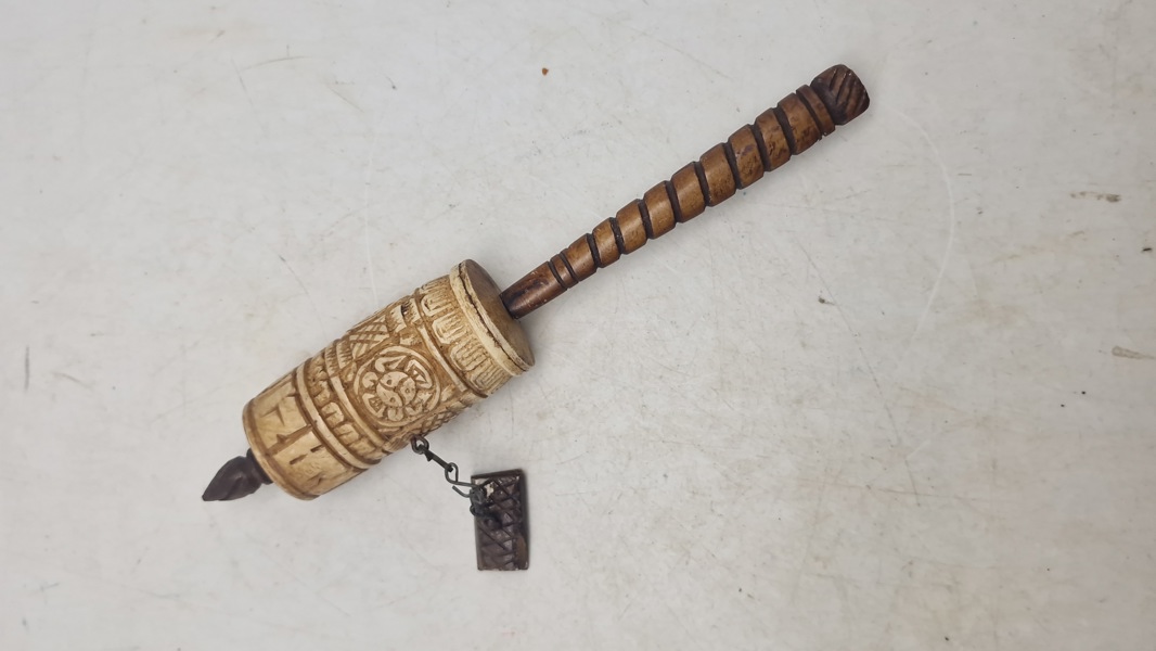 tibetansk bedemølle, et rituelt redskab fra den tibetanske buddhisme