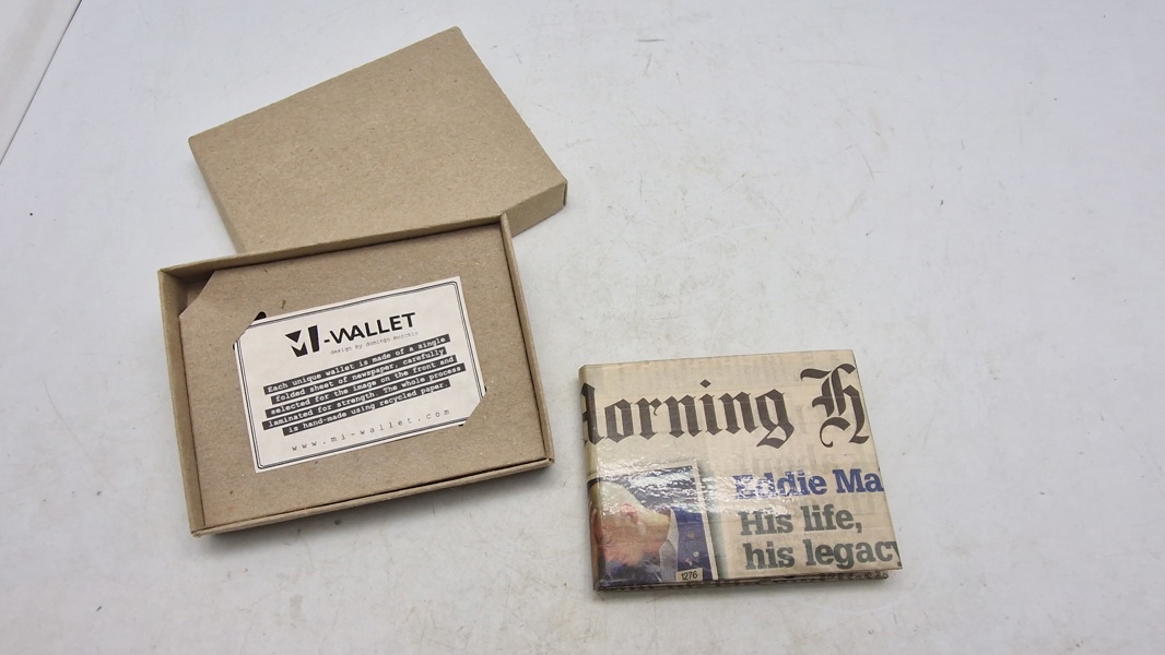 Pengepung forstillende aviser. Med æske