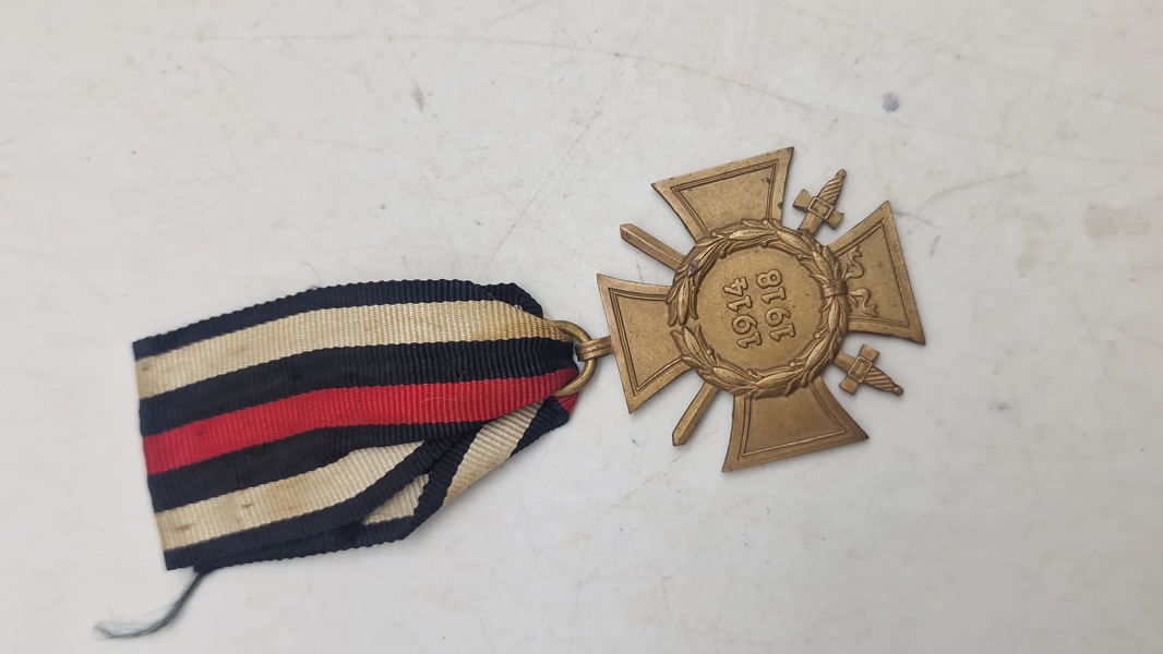 Ehrenkreuz für Frontkämpfer 1914-1918, Christian Lauer   Nürnberg.
Originalt 