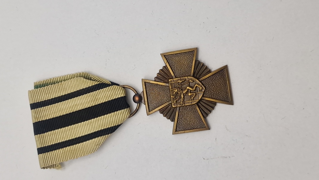 Belgisk Escapees' Cross 1940-1945" (Croix des Évadés. Original