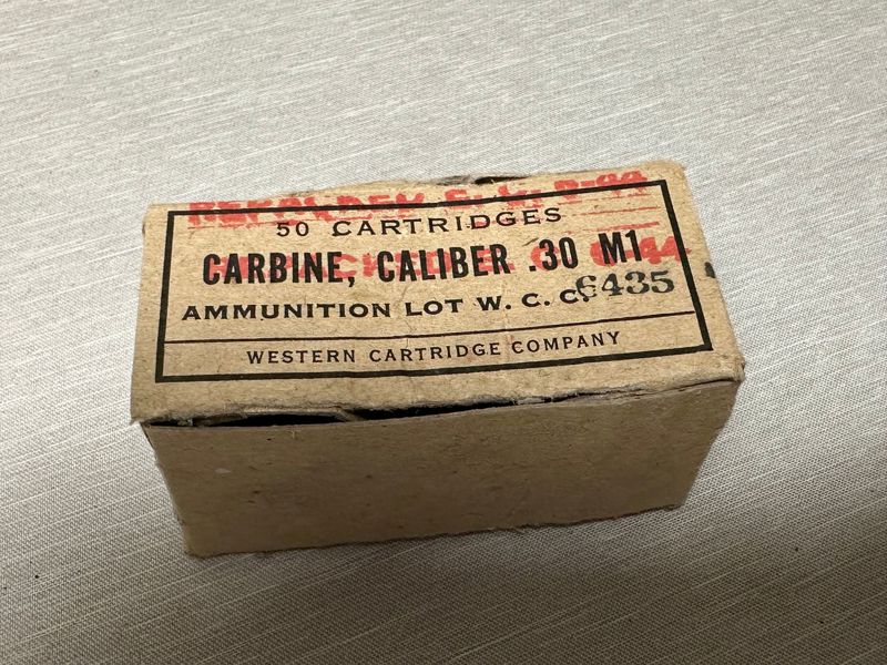 Original tom æske fra nedkastet WW2 US karabin ammunition, god til display    