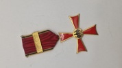 Bundesverdienstkreuz (Forbundsrepublikken Tysklands Fortjenstorden), specifikt en udgave med en 50-års nål for lang og tro tjeneste. Original 