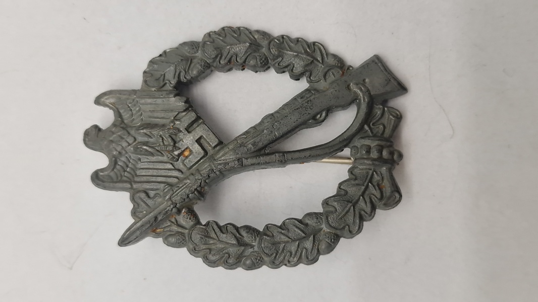 Infanterie sturmabzeichen. Souval (lige efter krigen) 