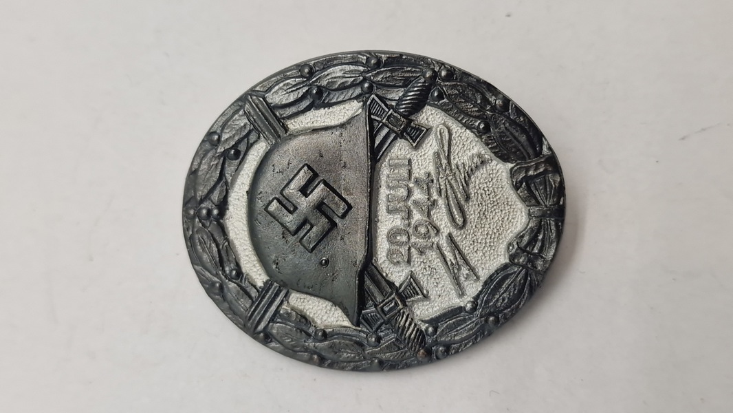 20 juli 1944 sårettegn. Efterkrigs 