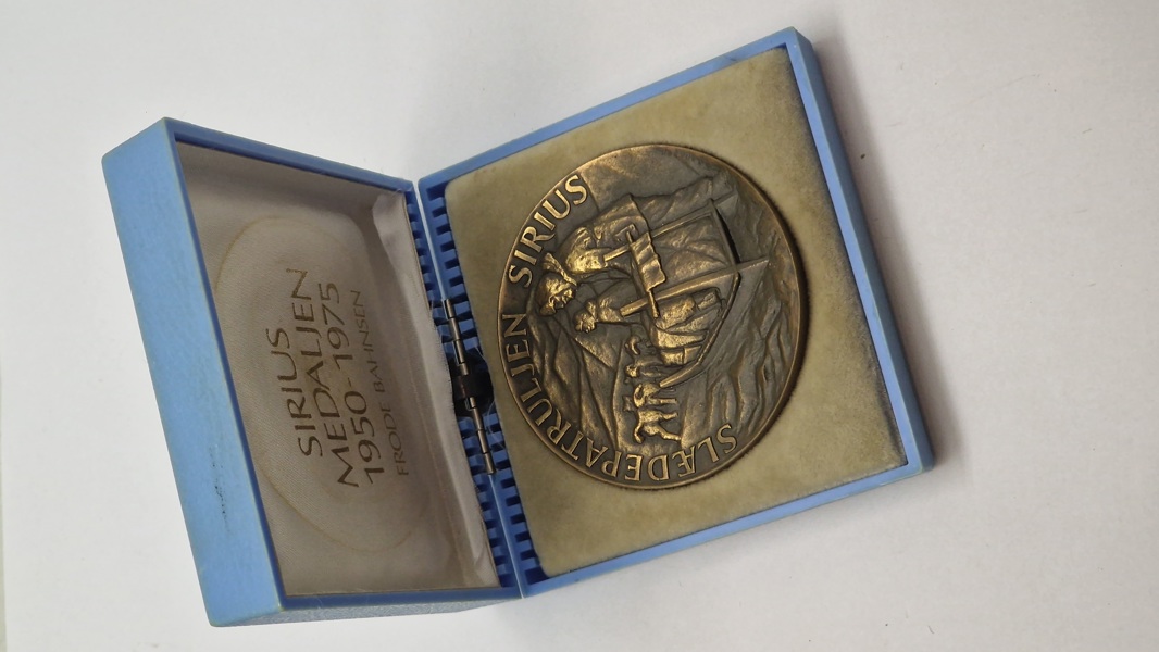 Sirius medalje med æske. Original