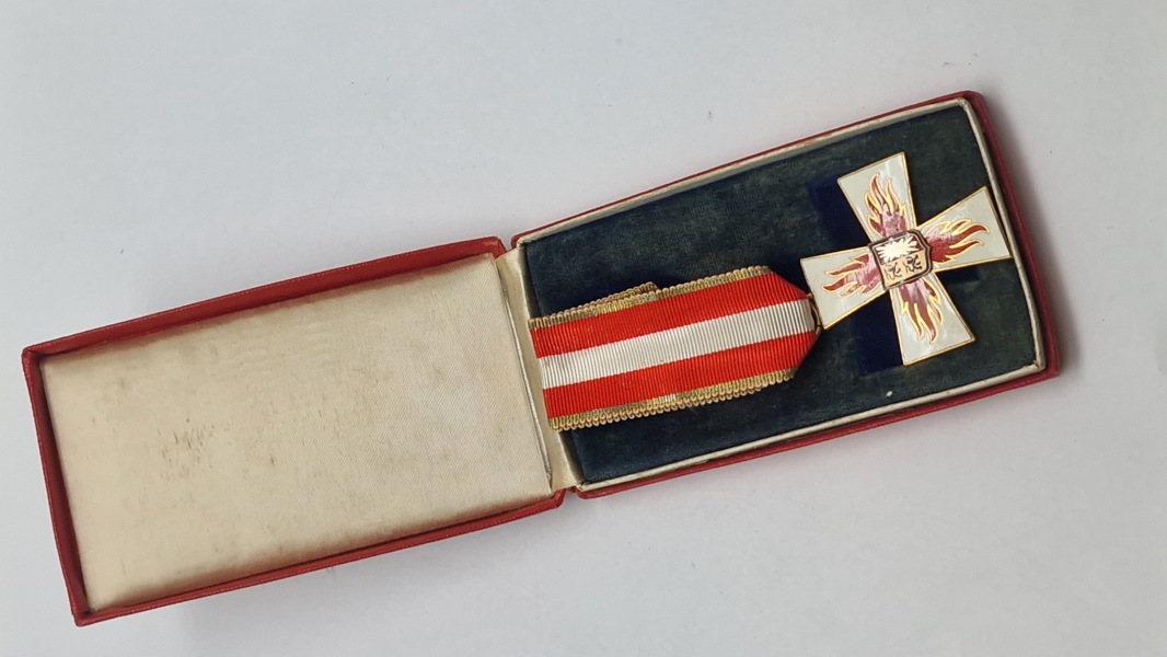 Feuerwehr-Ehrenzeichen fra Slesvig-Holsten, komplet med sin originale æske. Original