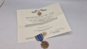 Amerikansk Army Achievement Medal med papir. Original 