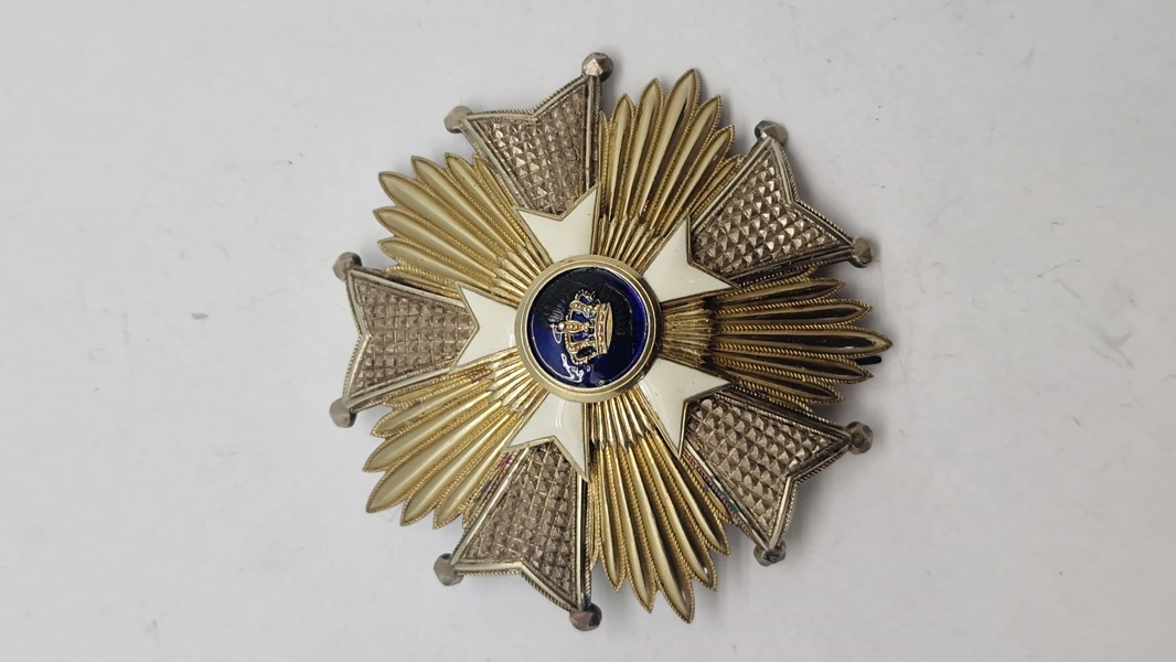 bryststjerne fra den belgiske Kroneorden (Ordre de la Couronne).  Original