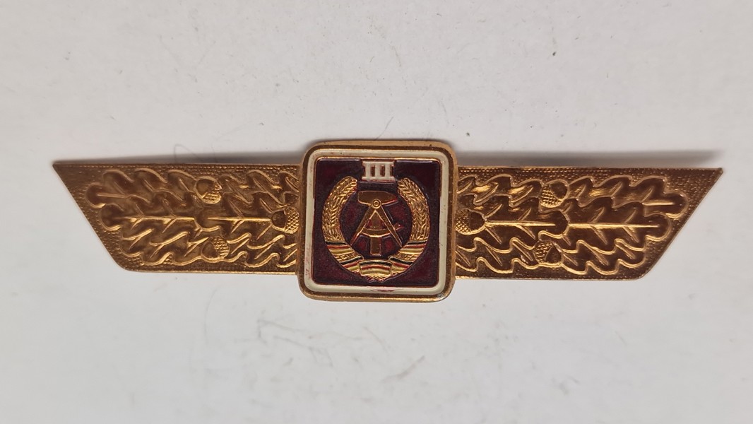 Tysk DDR) klassificeringsbadge for den nationale folkearmé (NVA). Original 
