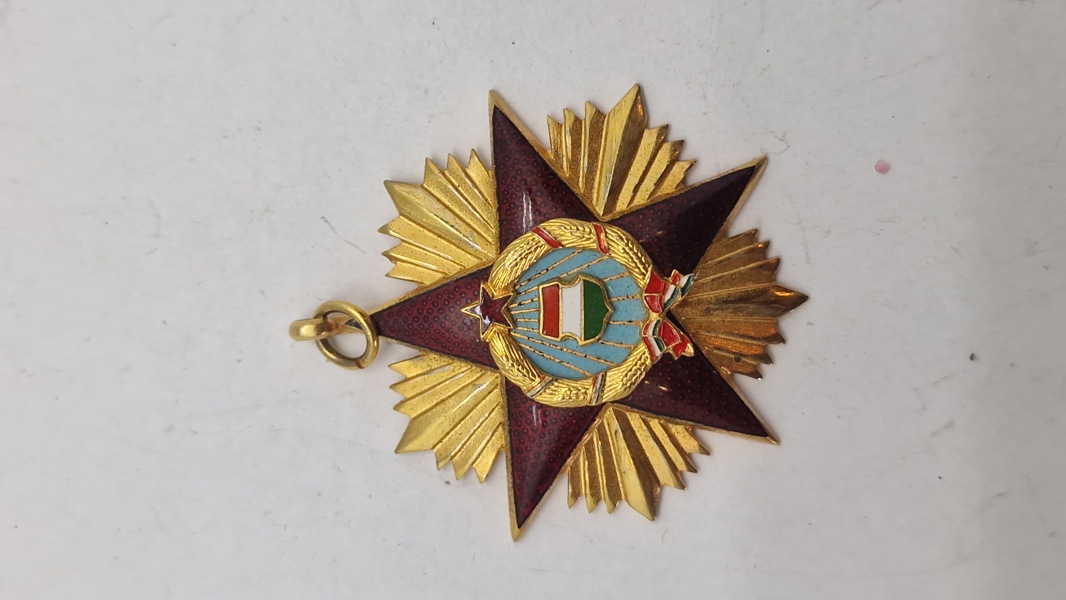 Fortjenstorden fra Den Ungarske Folkerepublik (Order of Merit of the Hungarian People's Republic). Original 