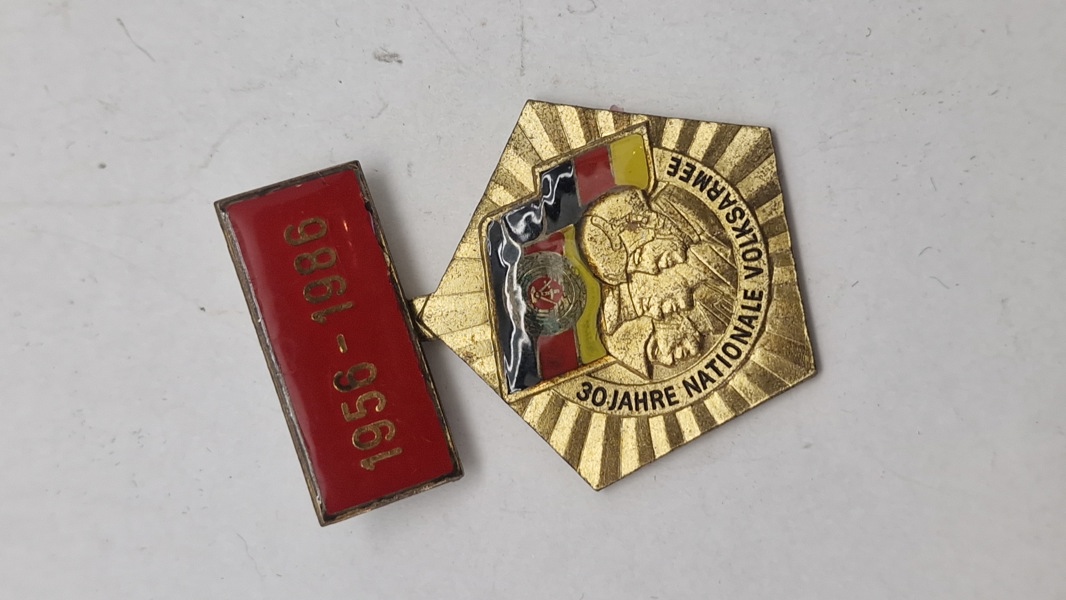 erindringsmedalje, der markerer 30-års jubilæet for den Nationale Volksarmee. Original 