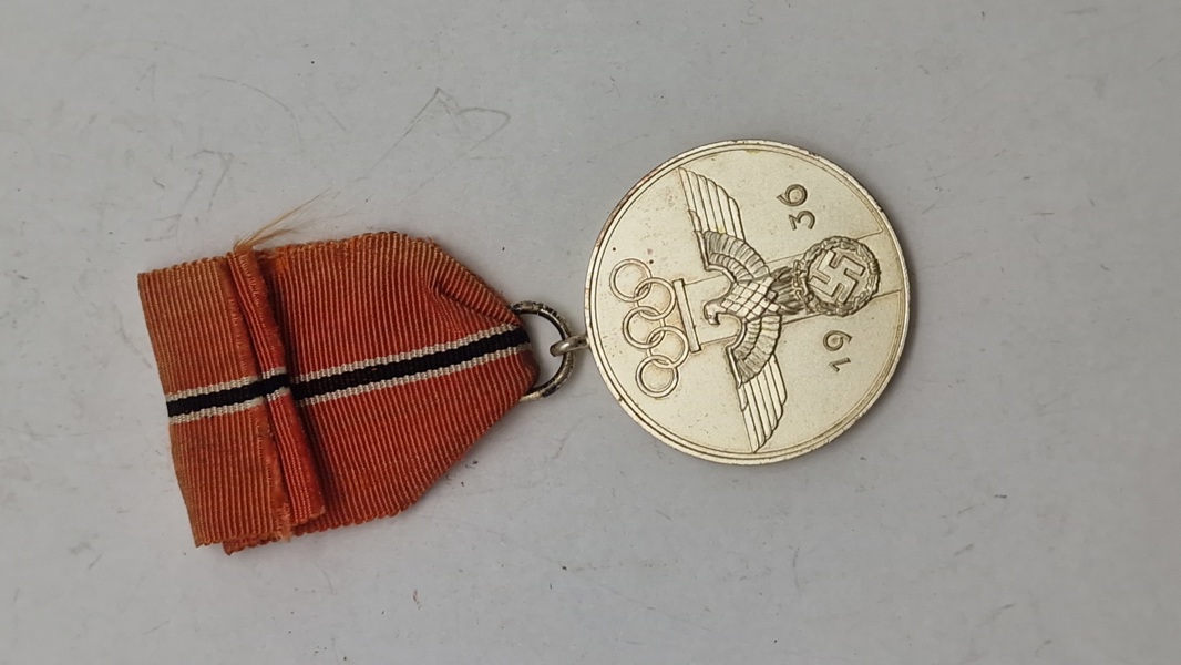 German 1936 Olympic medal/Olympia Erinnerungsmedaile. Original 