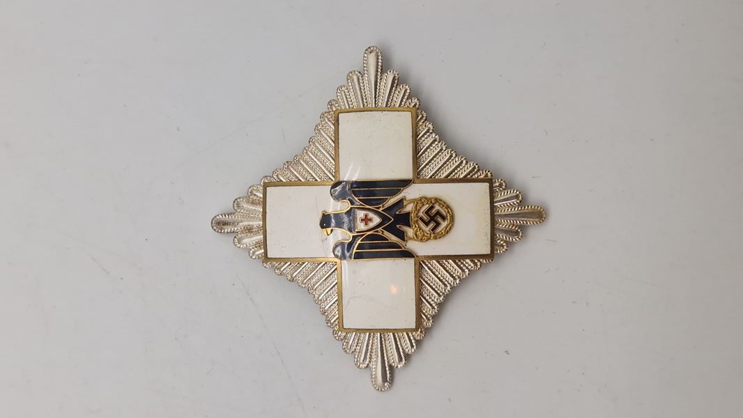 Red Cross Breast Star Decoration. Efterkrigs 