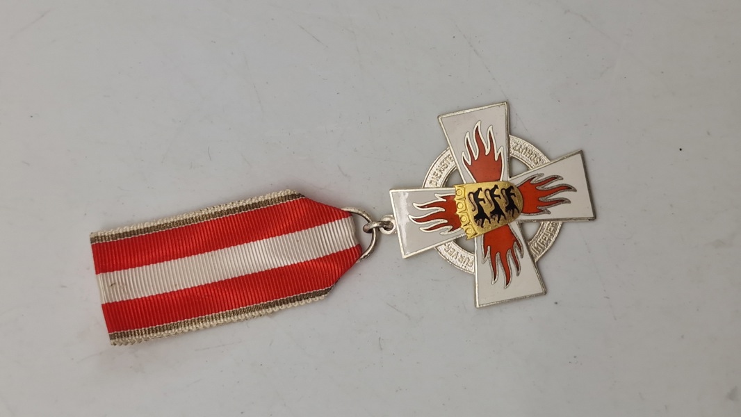 Baden-Württemberg State Fire Brigade Long Service Badge (Feuerwehr-Ehrenzeichen Baden-Württemberg). Original 
