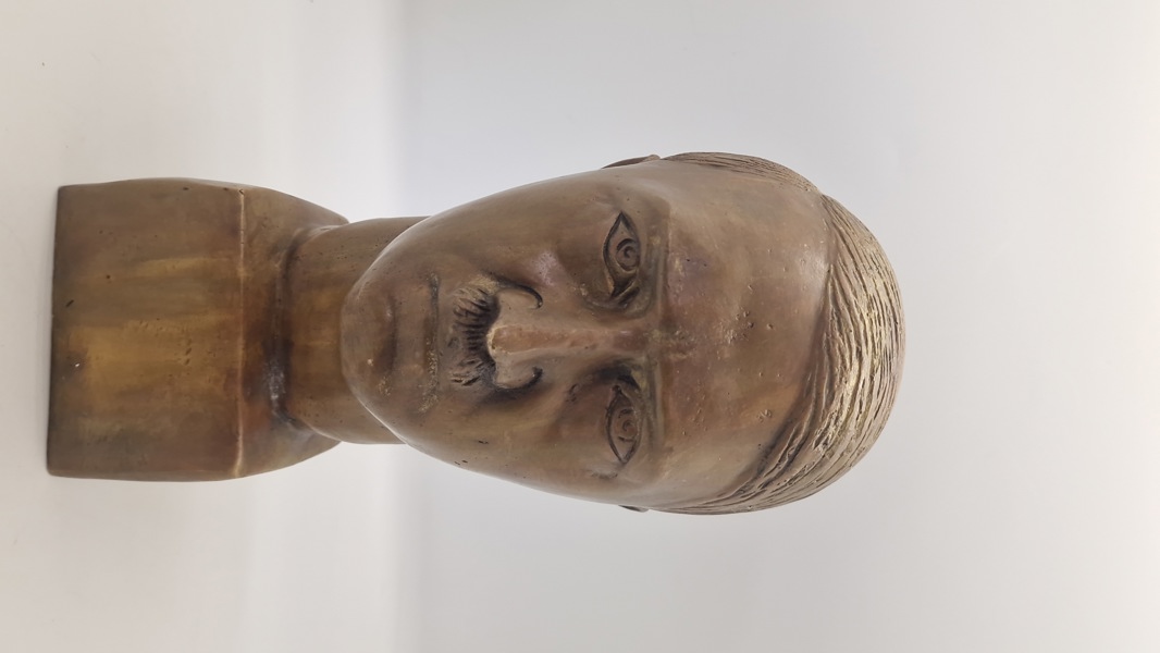 Adolf Hitler buste. Bedre efterkrigs 