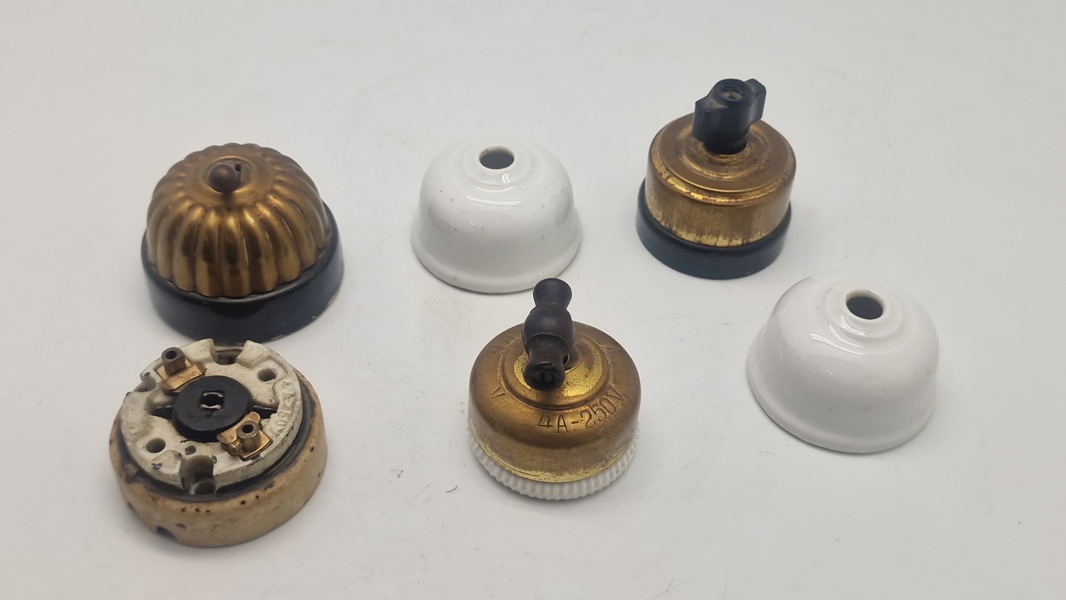 Samling ældre lysafbrydere 