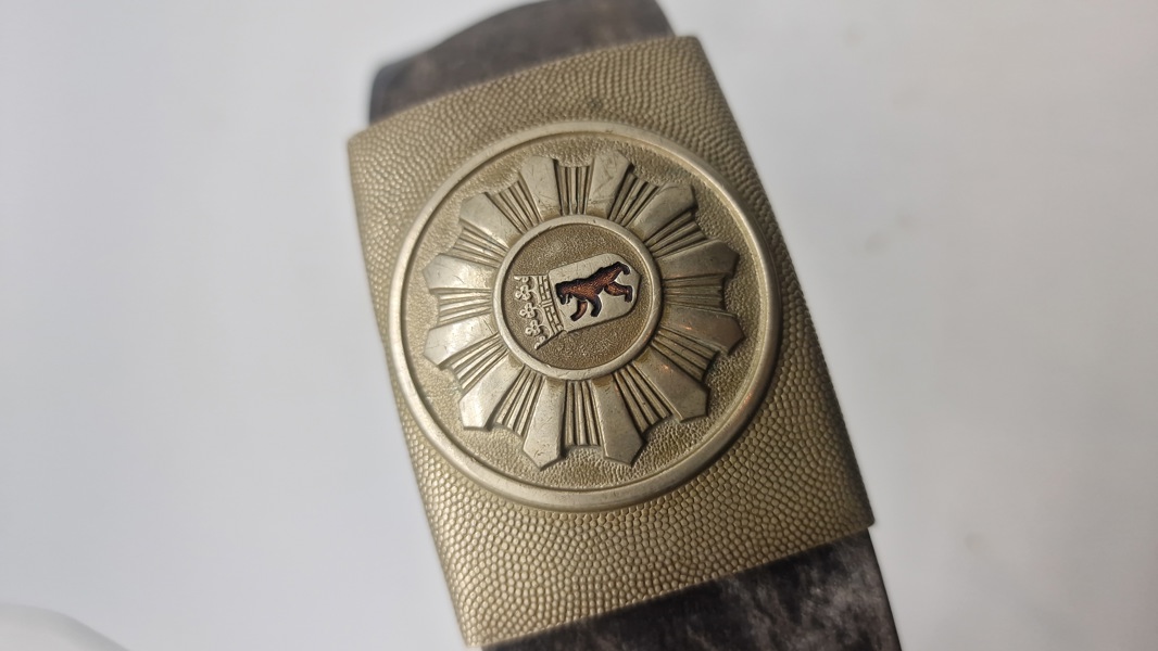 Bælte med spænde fra Vestberlins politi (Berliner Polizei). Original 