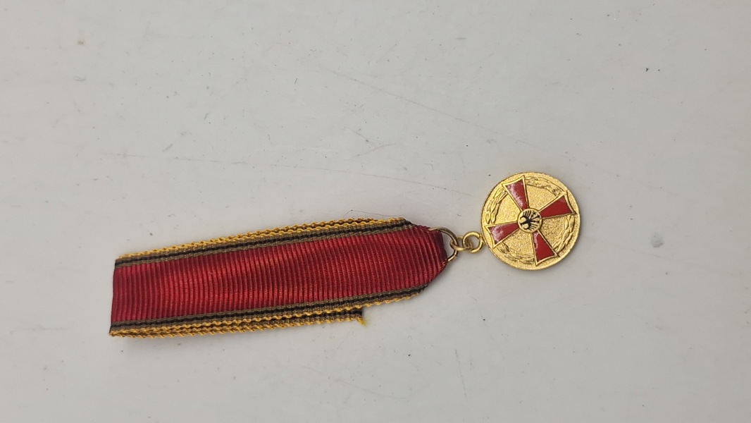 Fortjenstmedalje af Forbundsrepublikken Tysklands Fortjenstorden (Bundesverdienstkreuz). Miniature. Original 