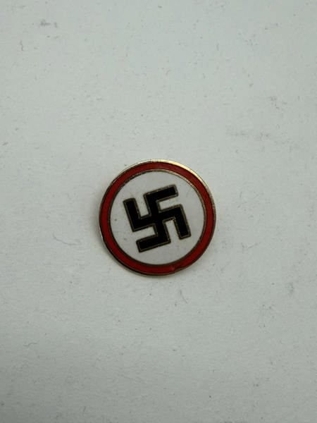 Nynazistisk pin 
