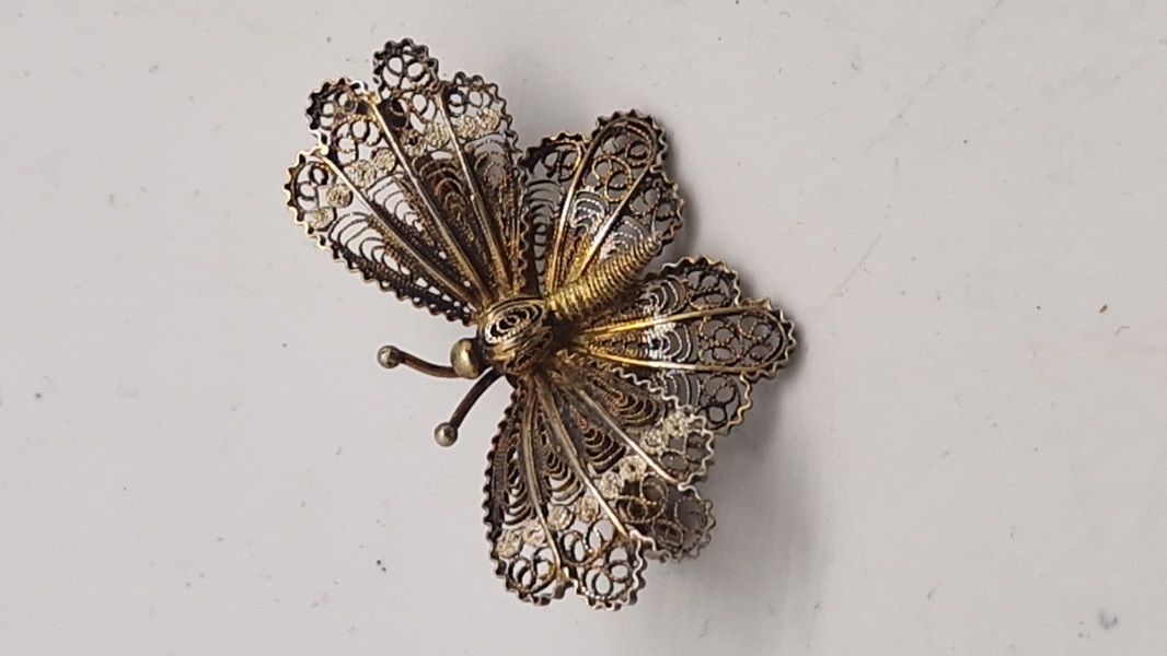 Filigran broche af 830 sølv