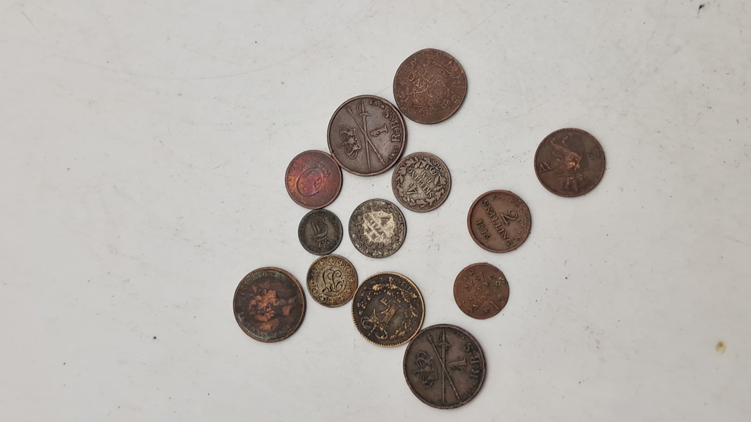 Samling danske skillingsmønter mm.