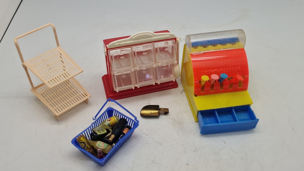 Samling ældre legetøj 