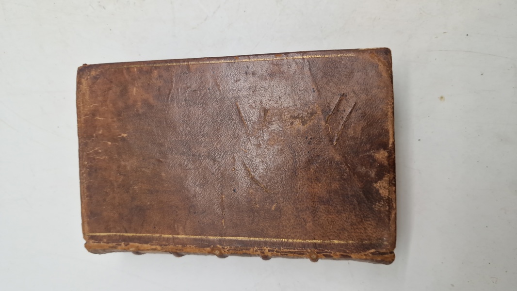 Bog fra 1782 som har tilhørt Frits Helmuth