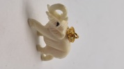Elefant af ben som vedhæng