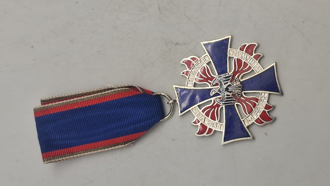 Feuerwehr-Ehrenkreuz-Silber. Originalt 