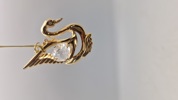 Svane fra Crystal Temptations, der er belagt med 24 karat guld og dekoreret med Spectra-krystaller
