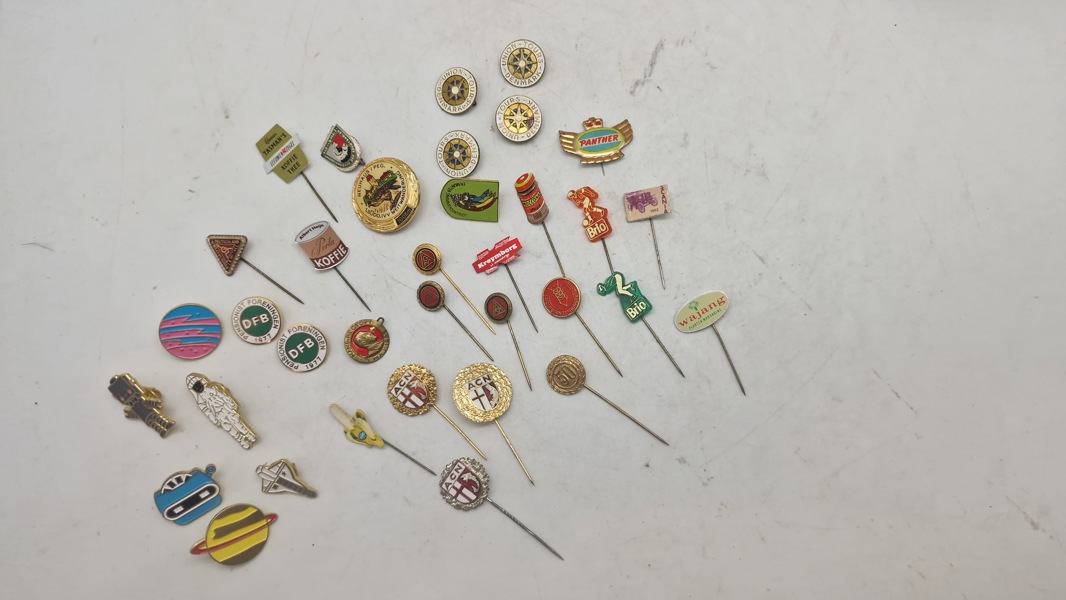 Samling pins og nåle