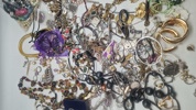 Stor samling blandede smykker mm.