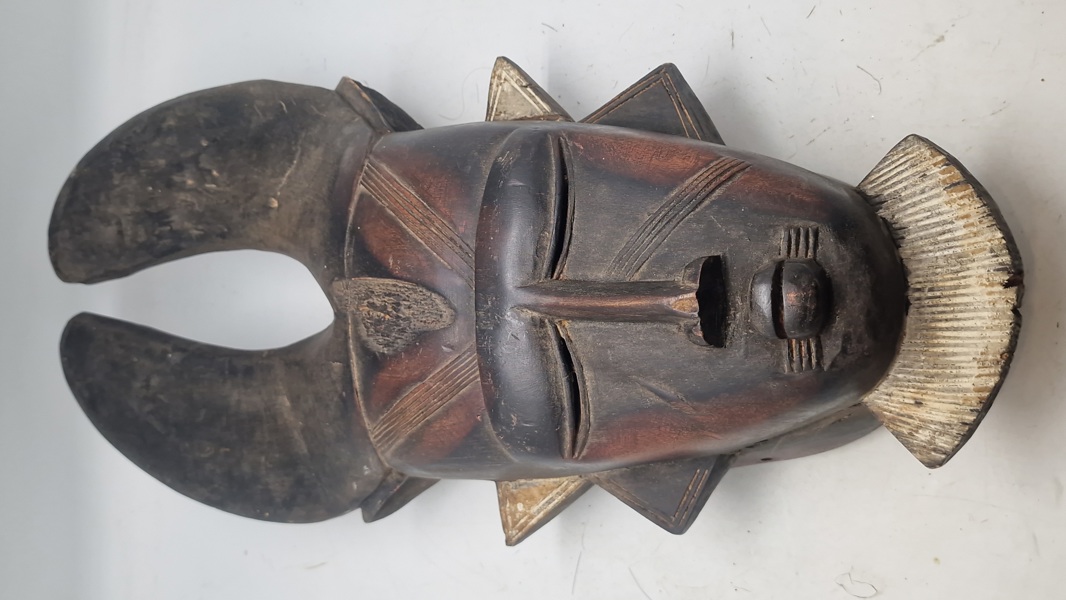 Afrikansk stamme maske fra Djimini- eller Ligbi-folket.