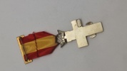 Spansk Croce al Merito Navale (Søfortjenstkors), specifikt en udgave med hvidt bånd, ww2. Original