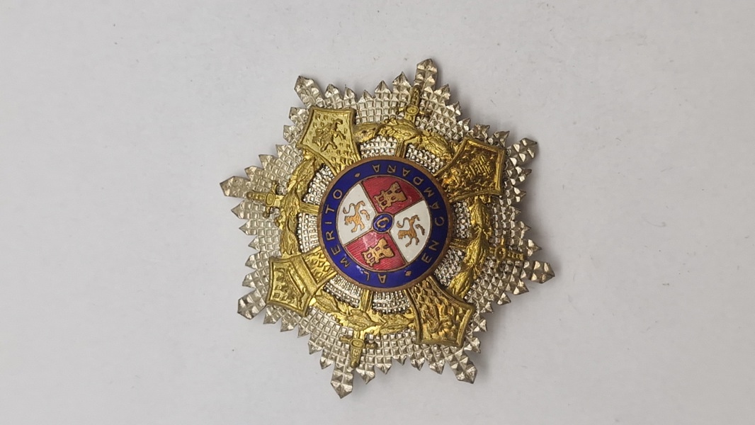 Spansk Cruz de Guerra (Krigskors), en højtstående militærorden etableret i 1938 for at anerkende tapperhed på slagmarken under den spanske borgerkrig. Original 